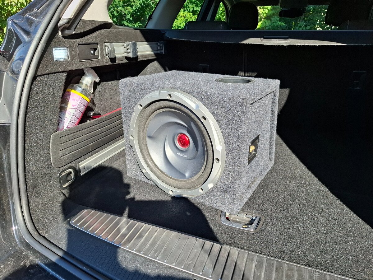 Kenwood subwoofer plus zosil