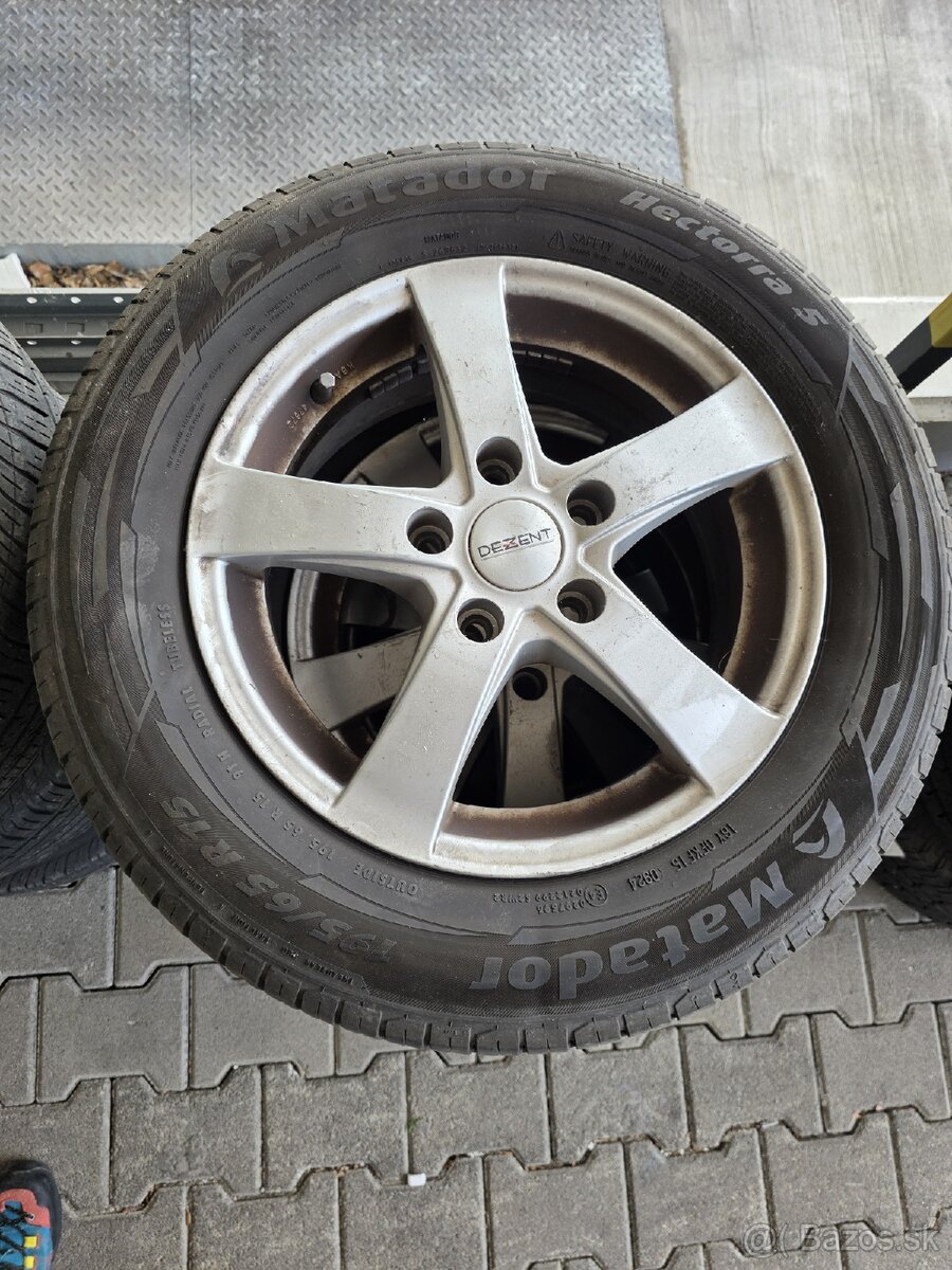 Predam disky s pneu jazdene 1 rok. 195/65/R15,