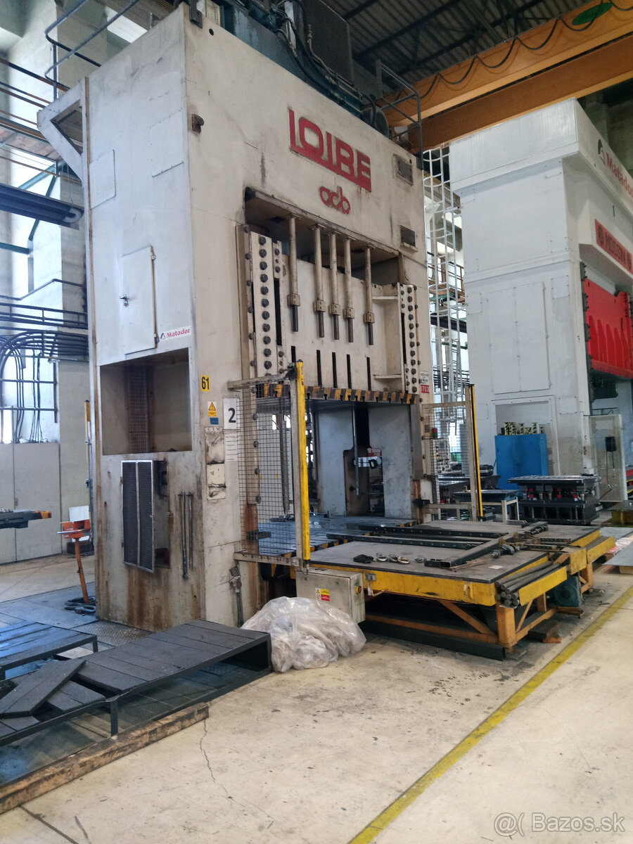 lis hydraulicky LOIRE EKD 800 TONNES