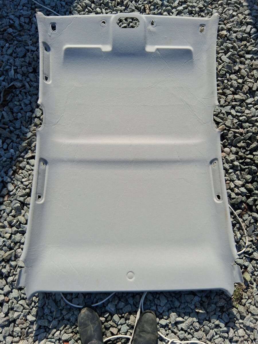 Predam stropnicu-strechovi na Renault Thália rok vyroby 2011