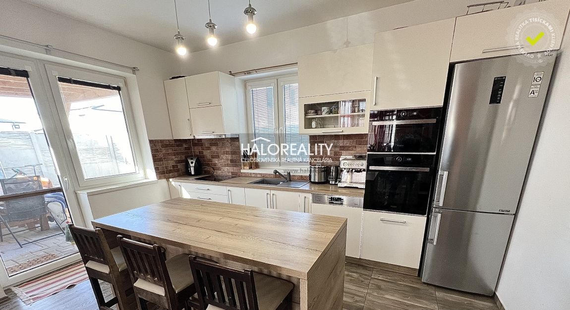 HALO reality - Predaj, trojizbový byt Bratislava Podunajské 