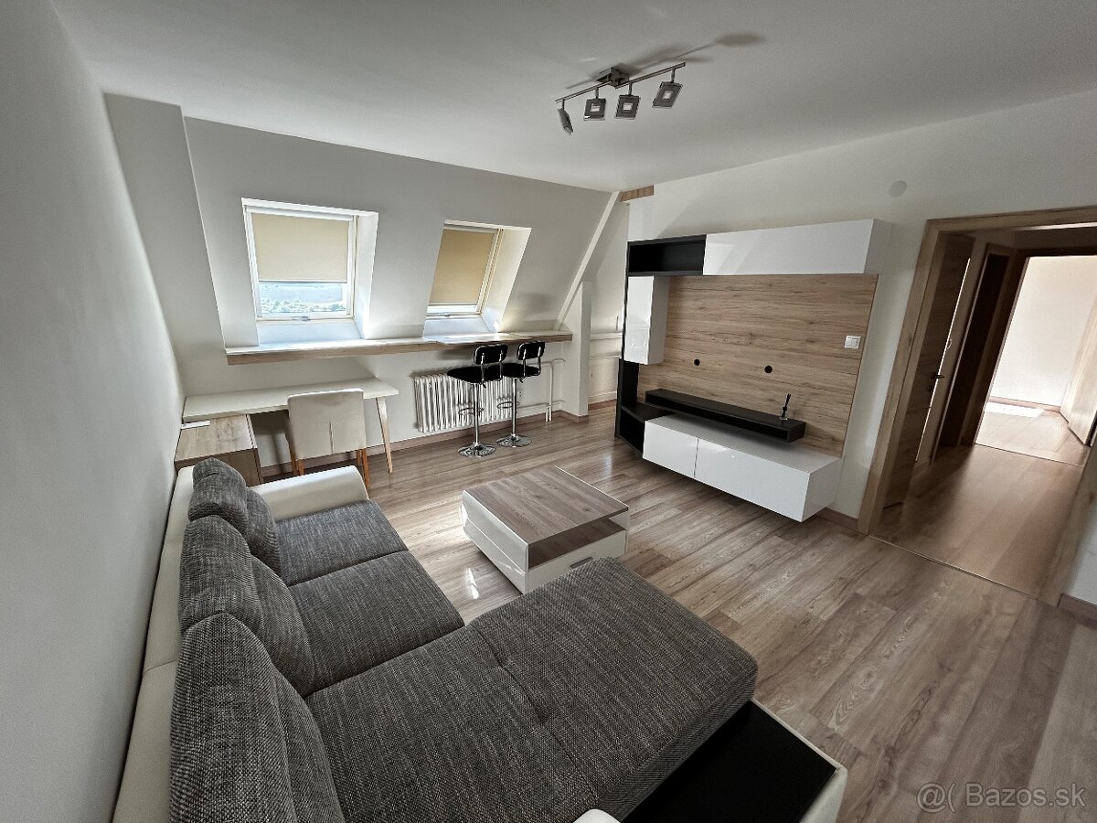 Slnečný podkrovný 2 izb. byt - Žilina, Hájik