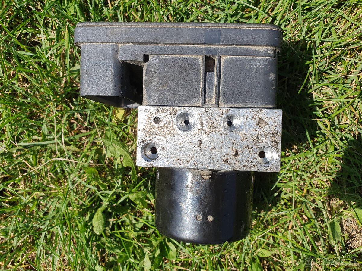 ABS riadiaca jednotka/hydroblok Citroen C5 I 2004-2008
