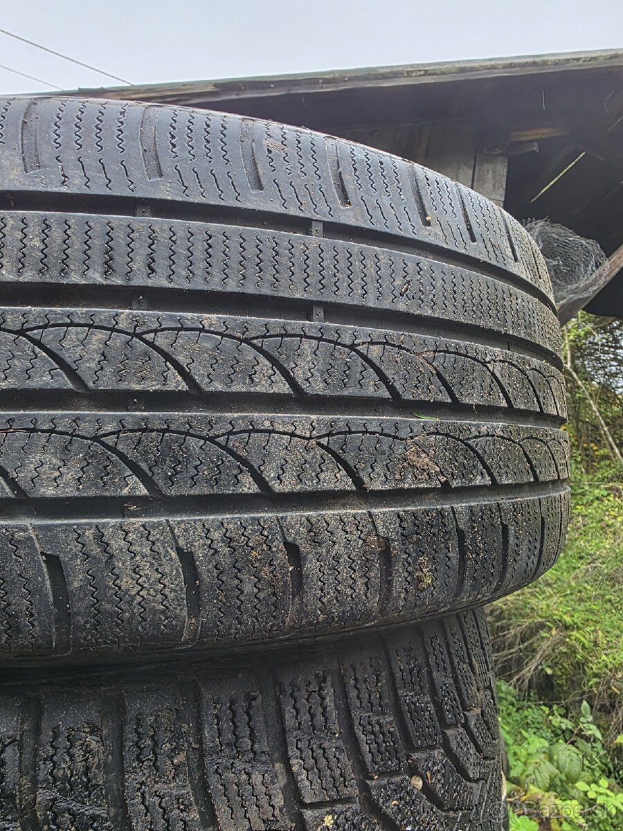 245/40r19