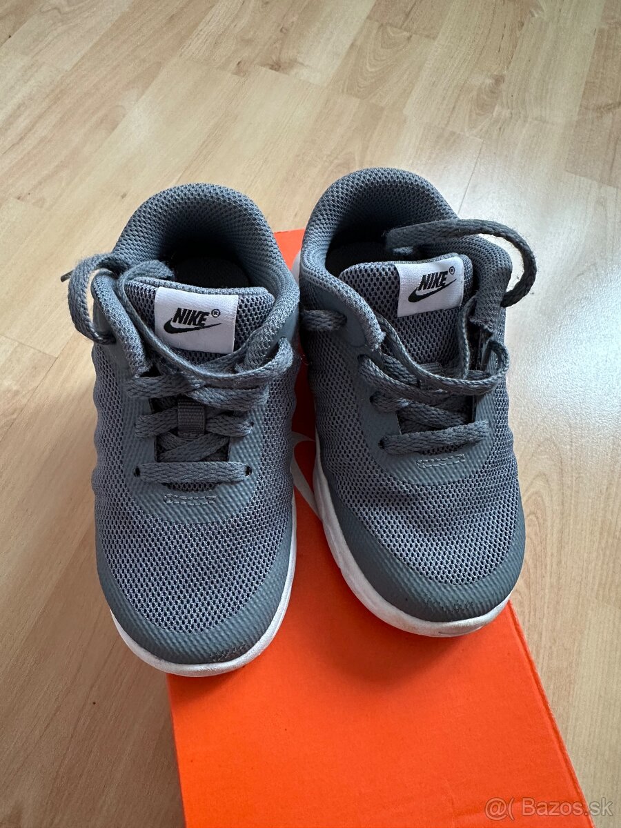 Nike tenisky veľ. 25