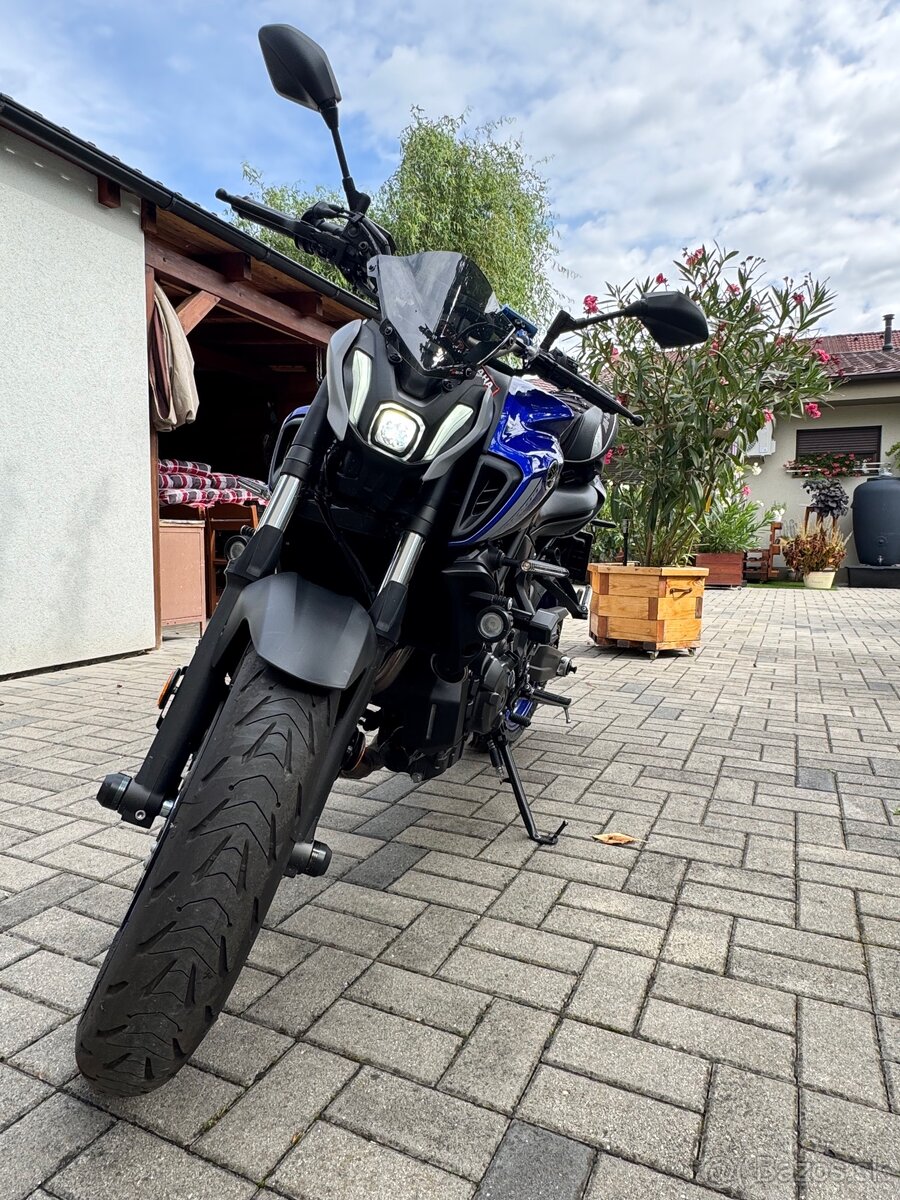 YAMAHA MT