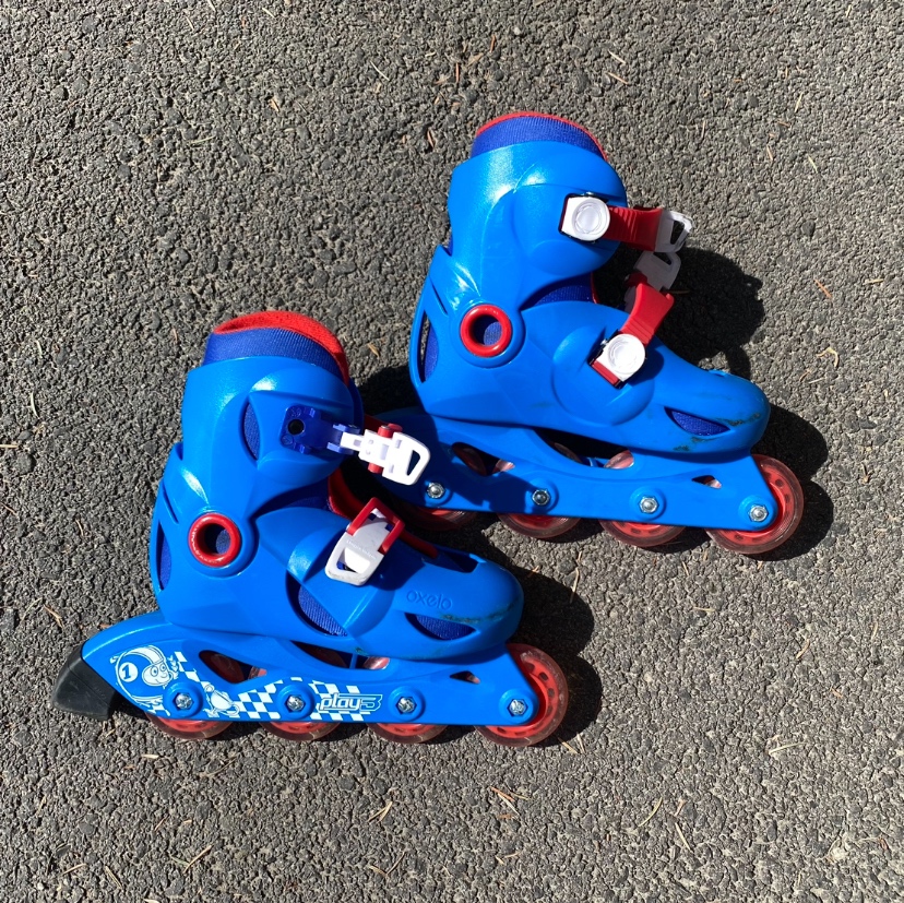 Predám detské kolieskové korčule OXELO play3 modro-červené