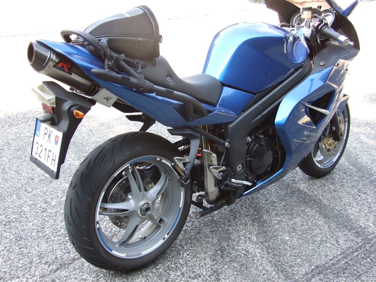 Triumph Sprint ST 1050