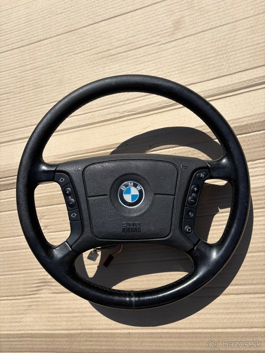 BMW volant