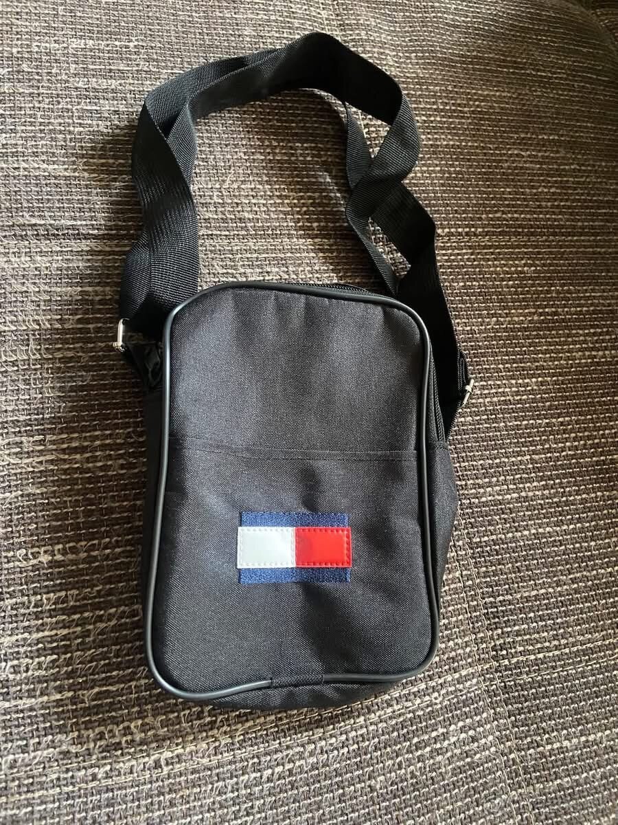 Kabelka nová 8€