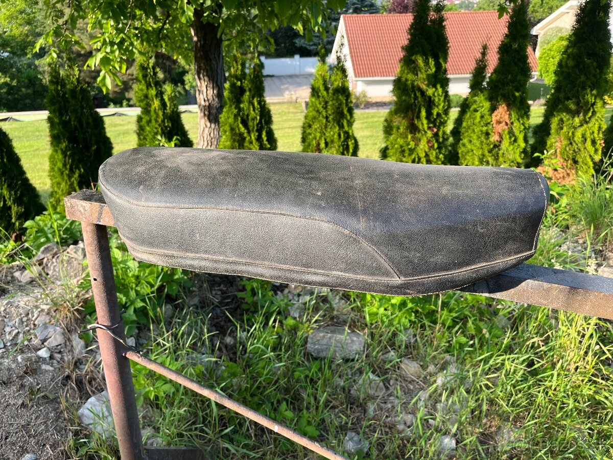 Predam sedadlo na Jawa panelka