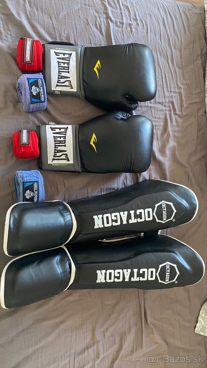 Boxérske rukavice (box) a holenné chrániče (thajský box)