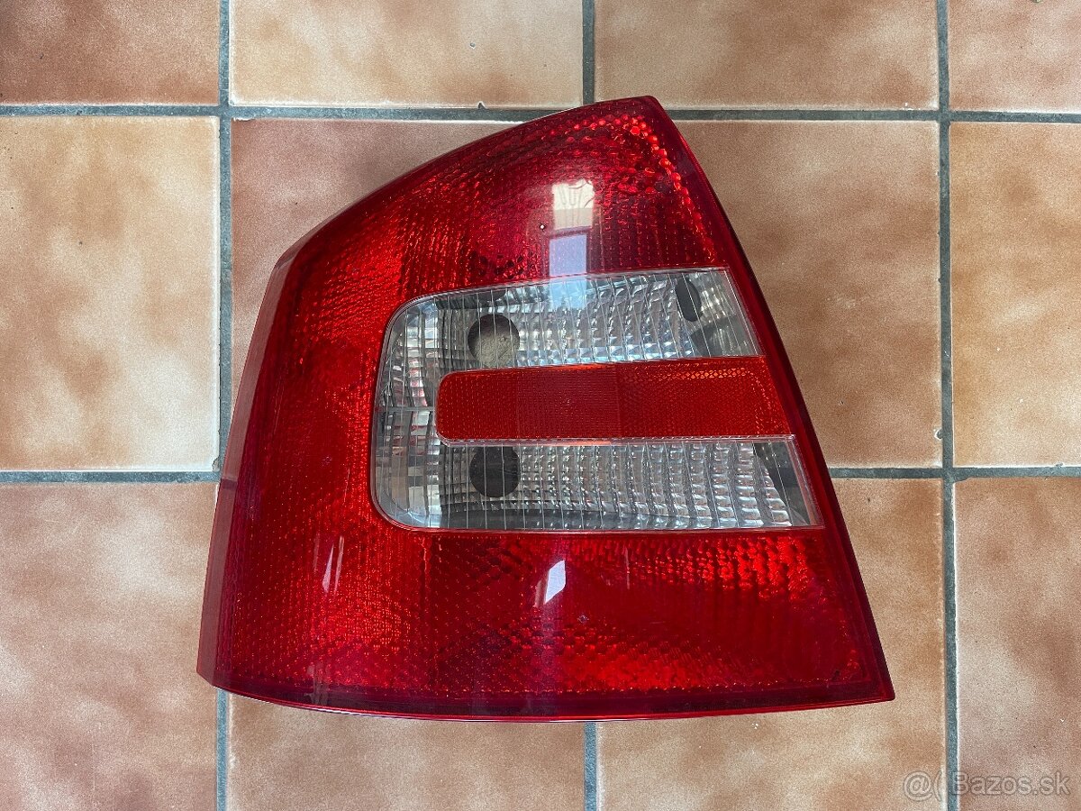 Zadné ľavé svetlo Octavia 2