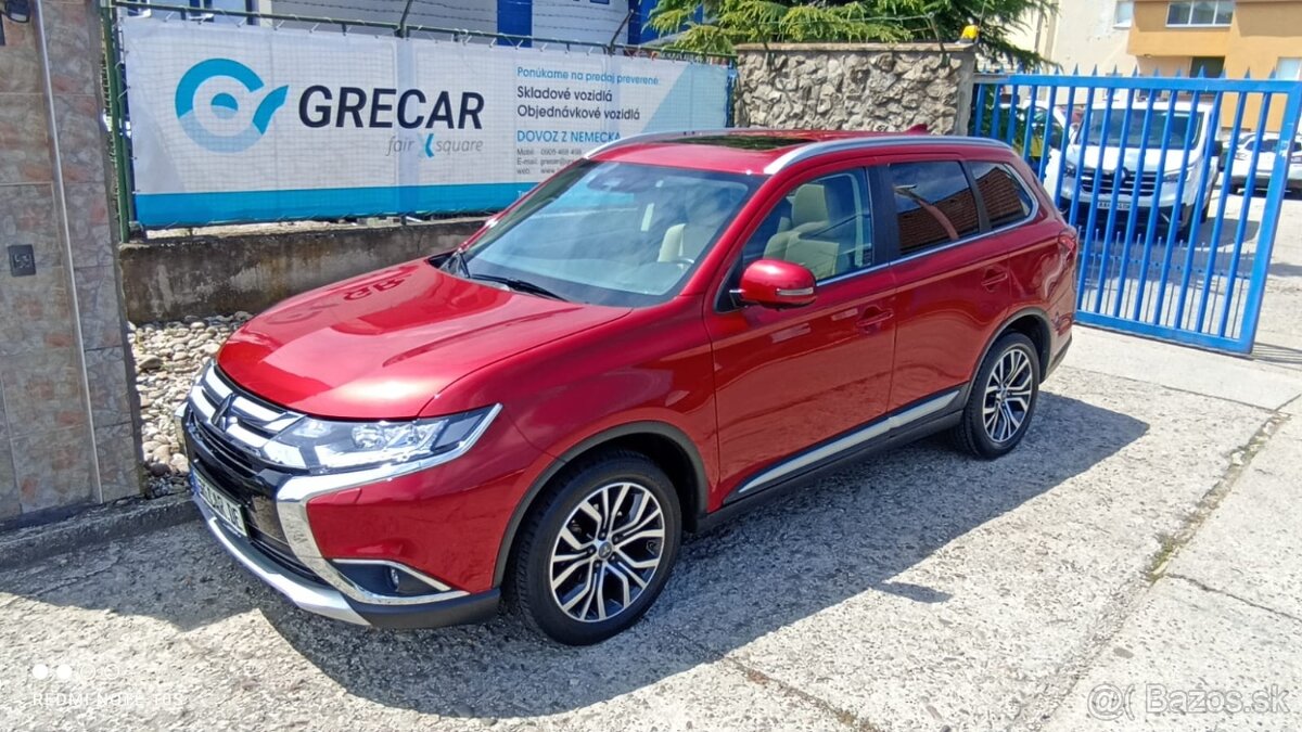 MITSUBISHI OUTLANDER 2,0 MIVEC 4WD CVT 7 miest