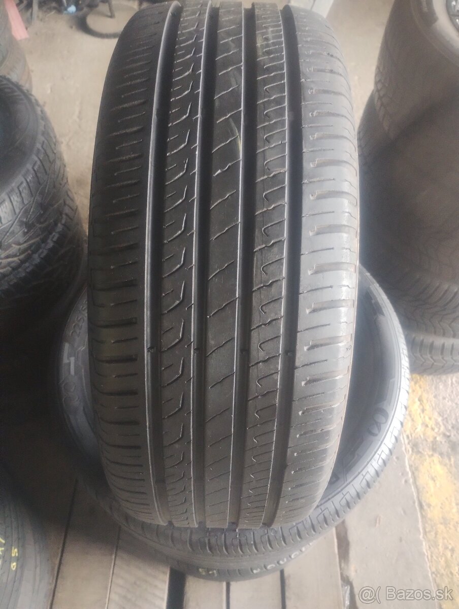 Pneu 225/55R17