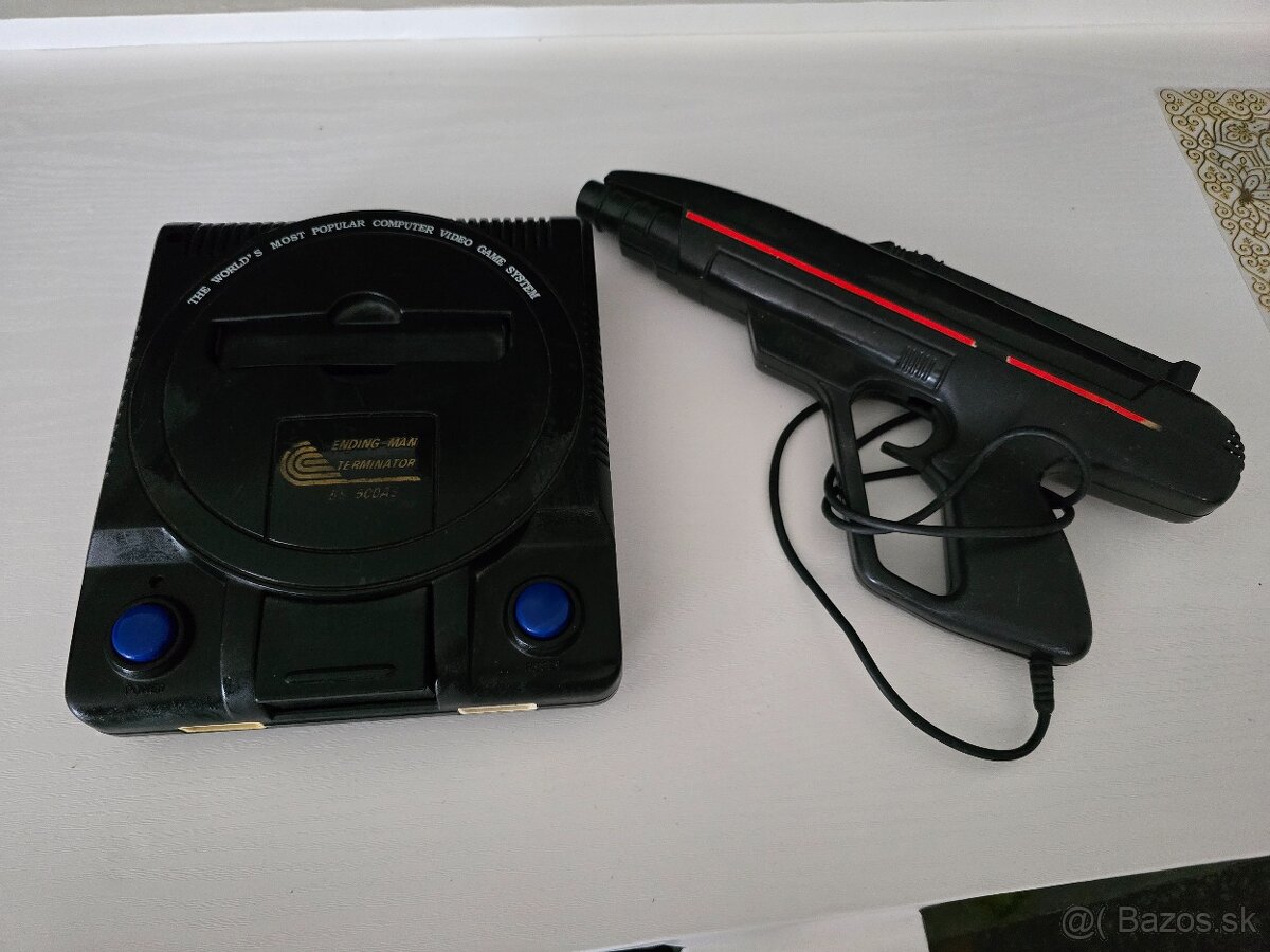 konzola na zlte karticky 30e + pistol