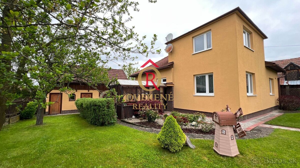 Zachovalý rodinný dom s krásnou záhradou a letnou kuchyňou v