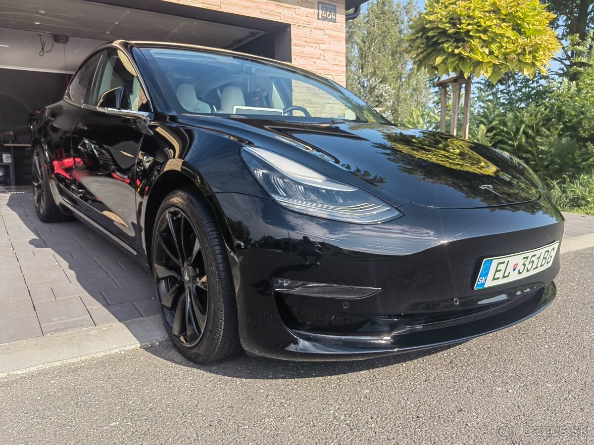 Tesla model 3 SR Plus