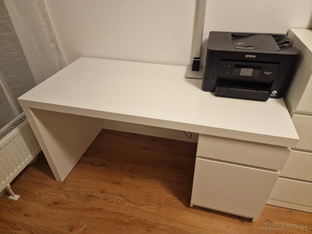 Predám stôl Ikea Malm