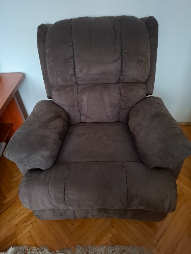 Televízne kreslo polohovateľné