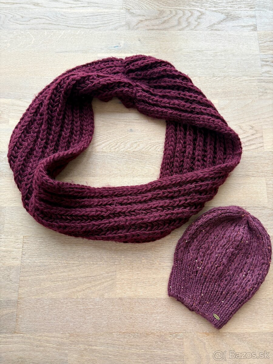 Dámsky set čiapka + šál, zn. O’neill. (PC: 35€)