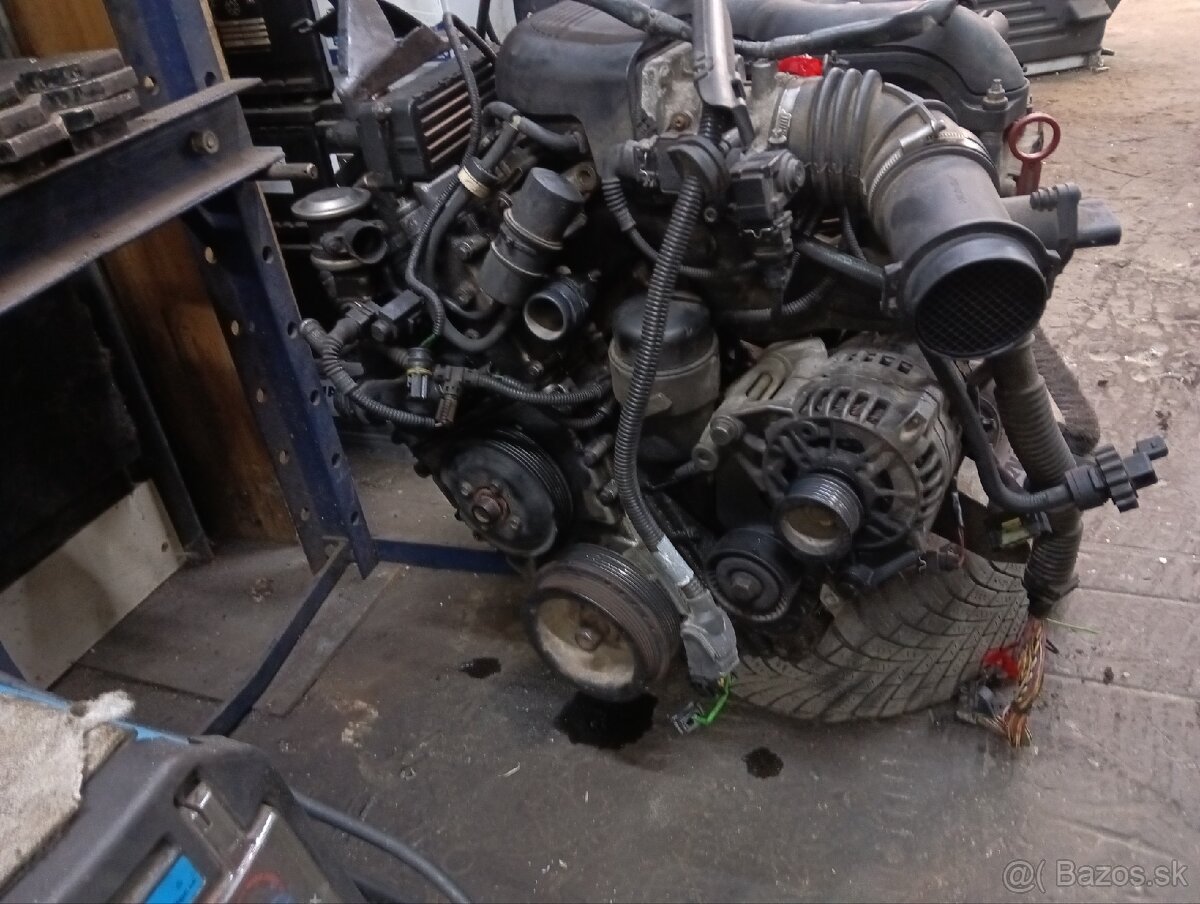 Predám motor n43b19