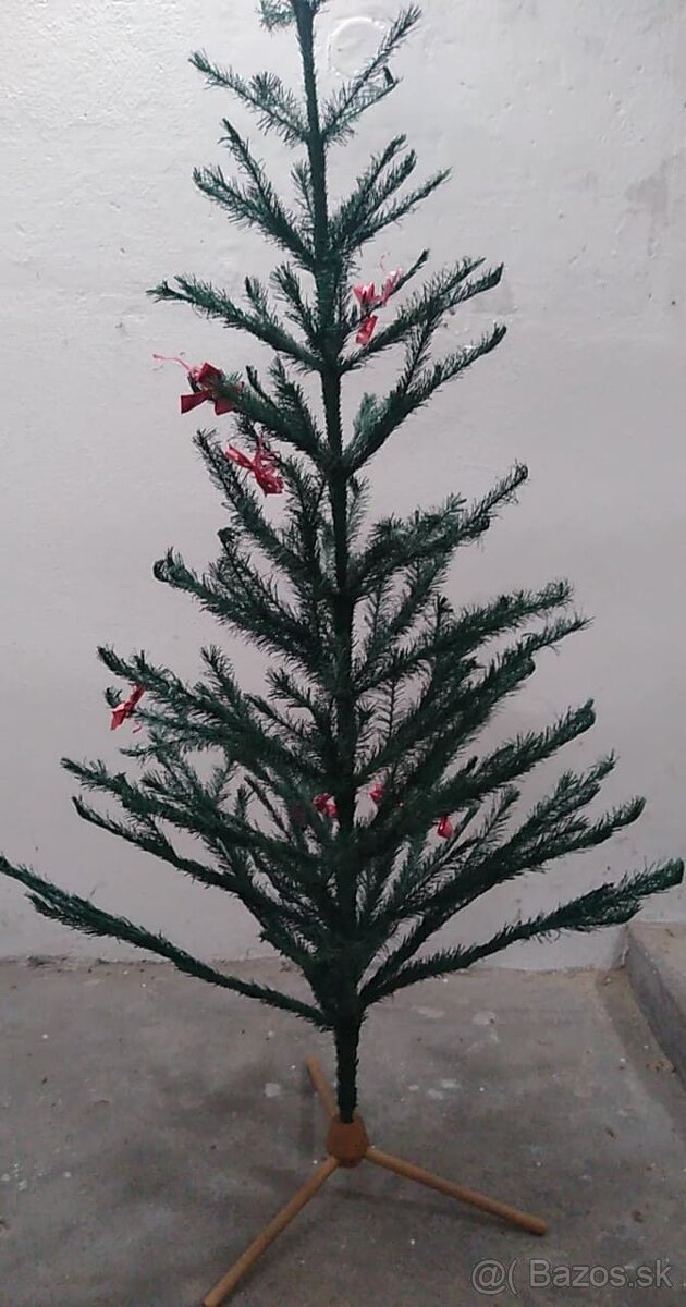 Umelý, socialistický, retro vianočný stromček, strom