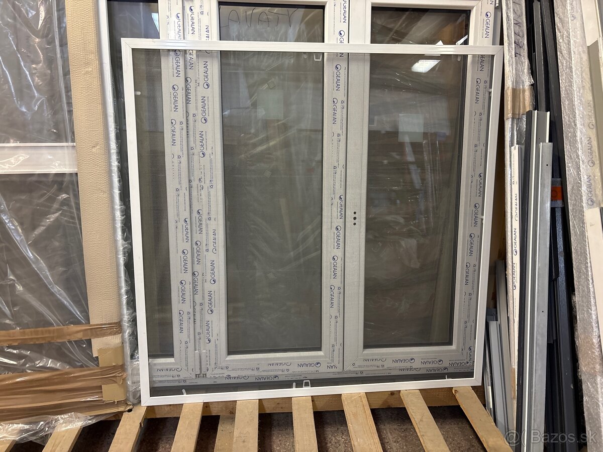 Predám pevnú sieťku na okno