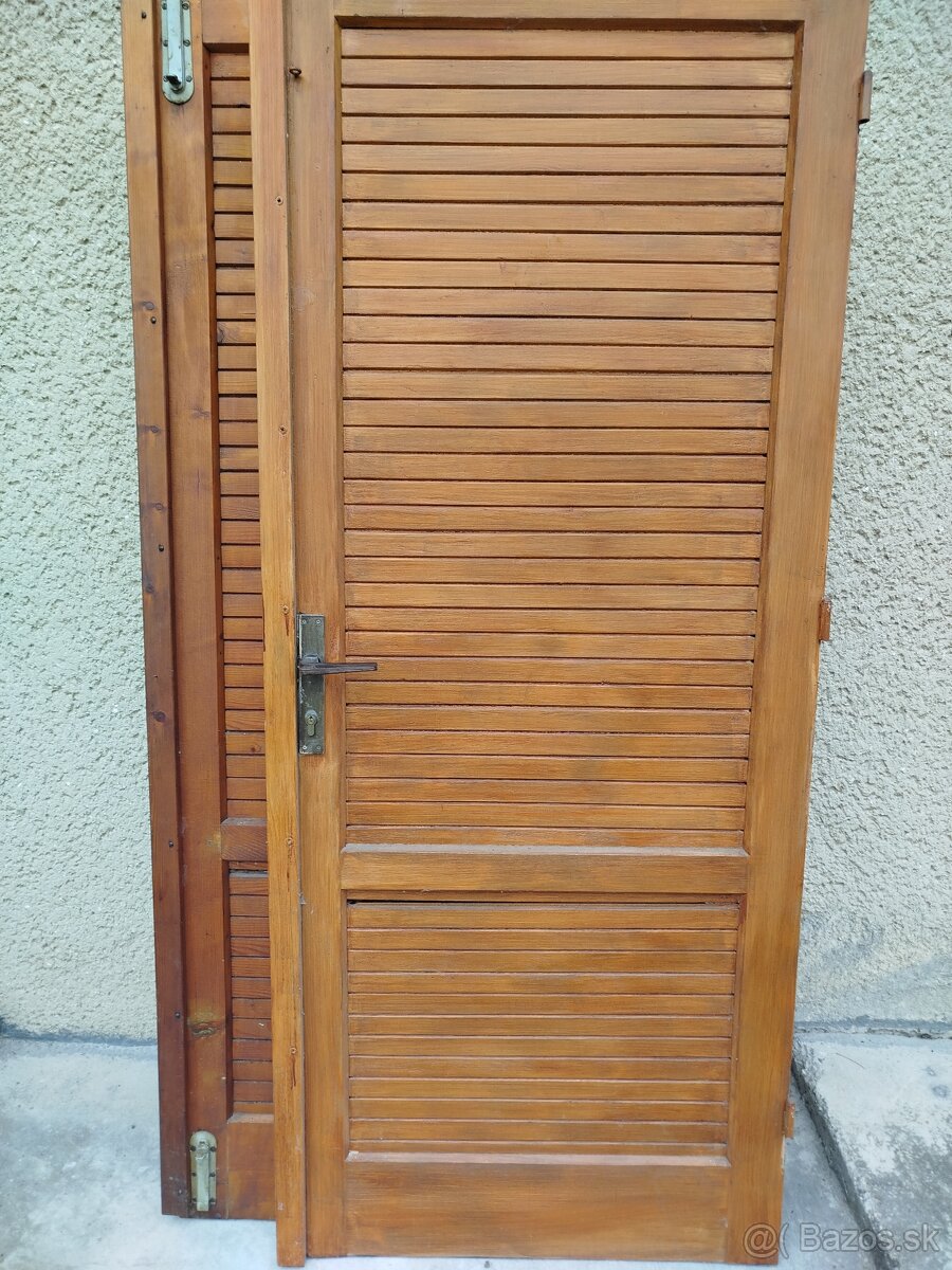 Drevene dvere, okenice