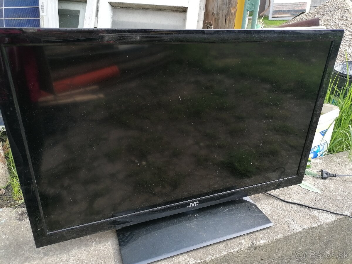Darujeme televízor JVC, nefunkčný