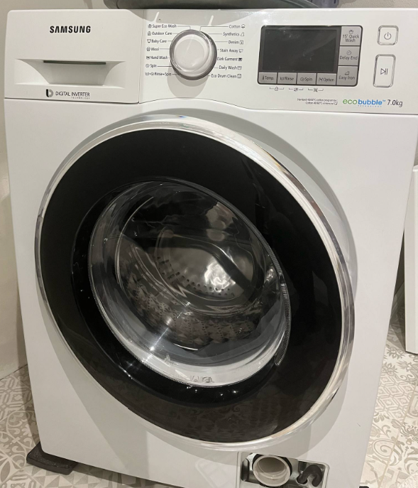 Samsung pracka WF70F5EBU2W