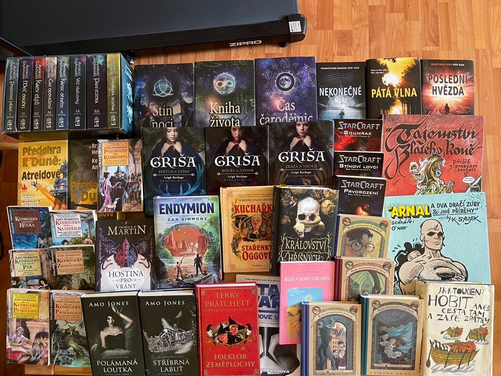 Čas čarodejnic,Starcraft,Saudek,Zeměplocha,Nyxia,Stroncium