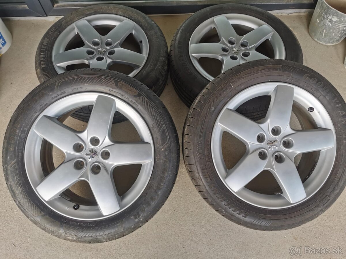 Elektróny 215/55 R17