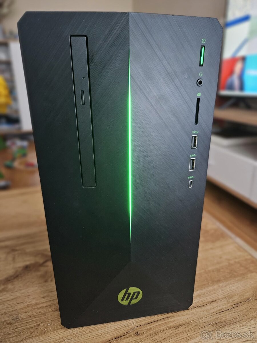 AMD Ryzen™5 2600, 16 GB DDR4, AMD Radeon™ RX 550/2GB, 512 GB