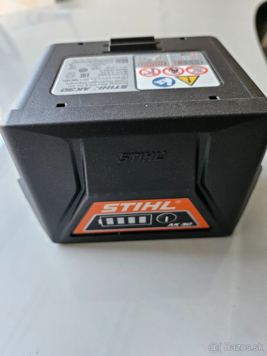 NOVÁ STIHL batéria AK 30