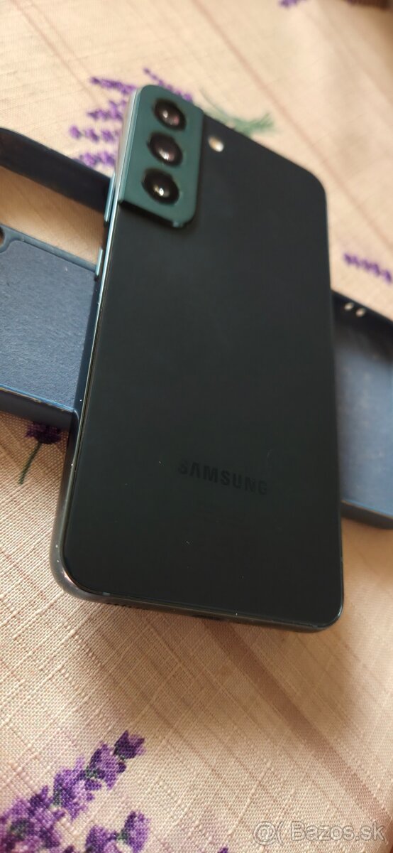 Predam použivaný Samsung Galaxy S22 vo vybornom stave