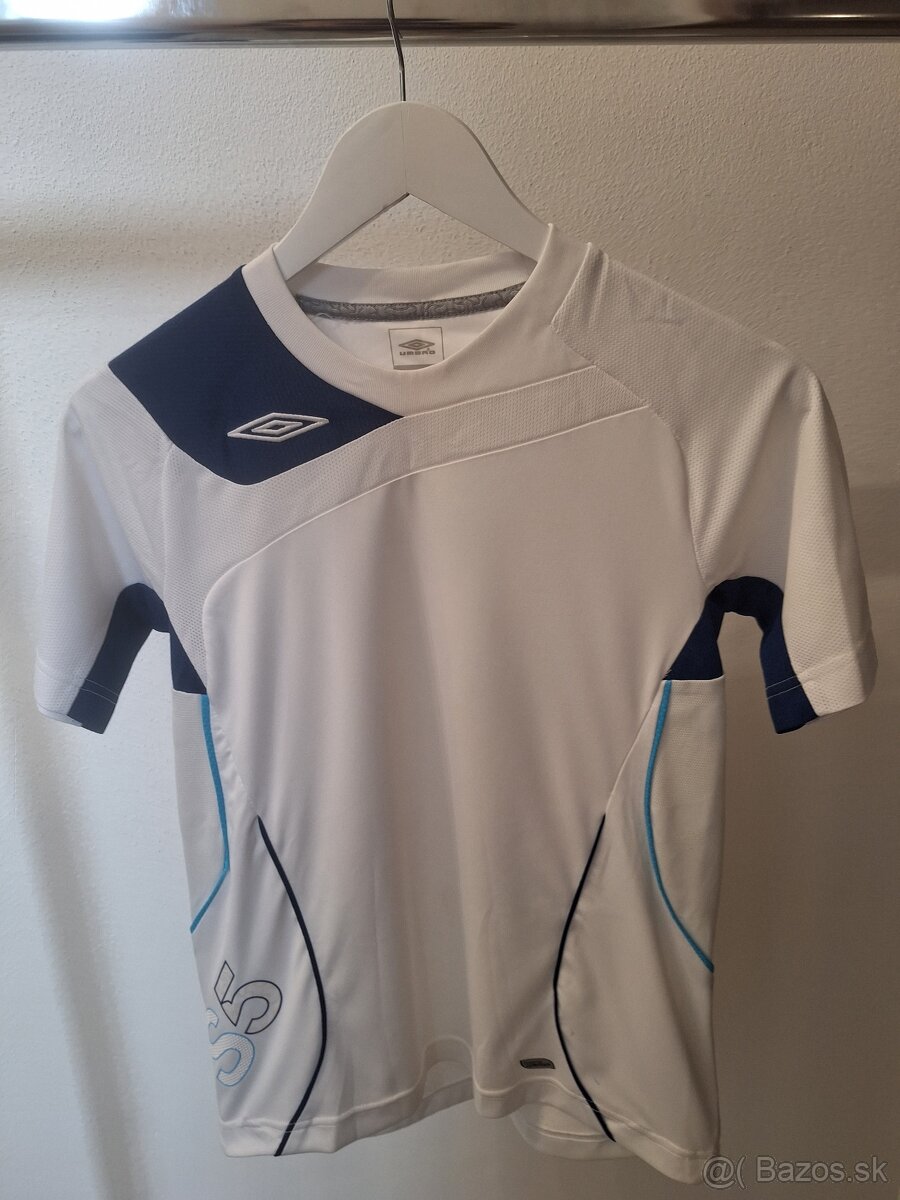 Biele tričko značky Umbro