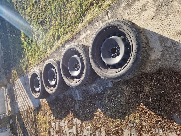 Zimne pneu 225/50 r17 Continental na diskoch BMW