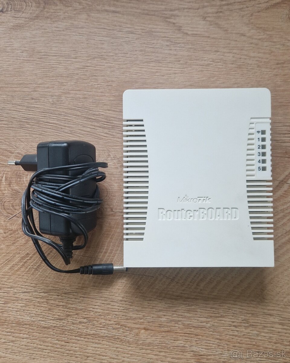 MikroTik RouterBoard RB951G-2HnD