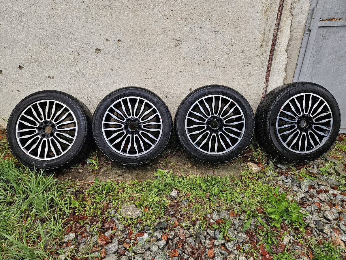 Komplety Mercedes Benz V (R18 - pneu + elektrony)
