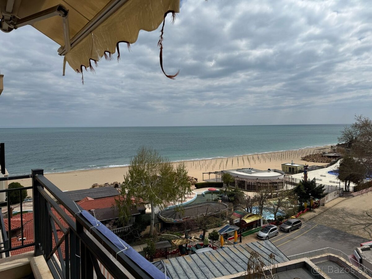 Skvelý trojizbový apartmán s výhľadom na more, nachádzajúci