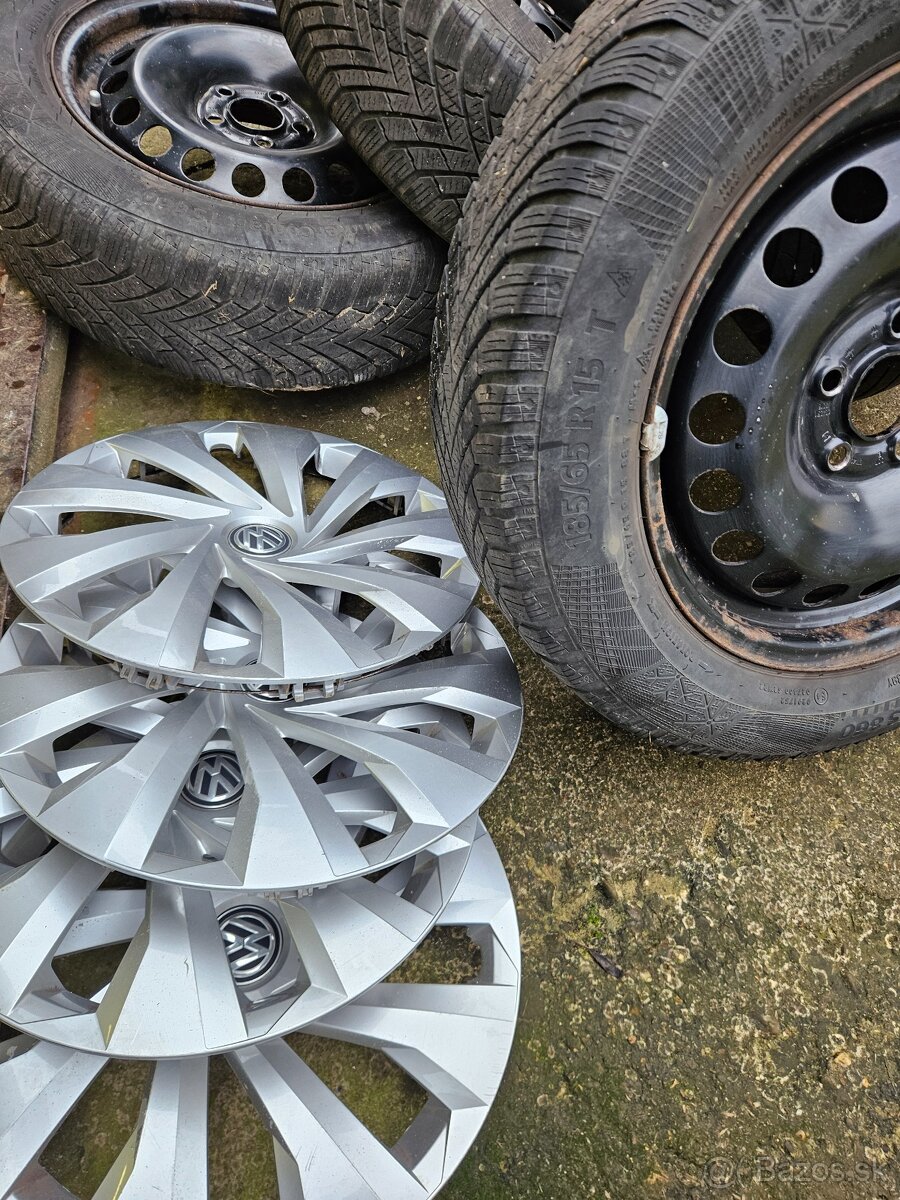 Zimne gumy 185 65 r15 na plechovych diskoch s puklicami