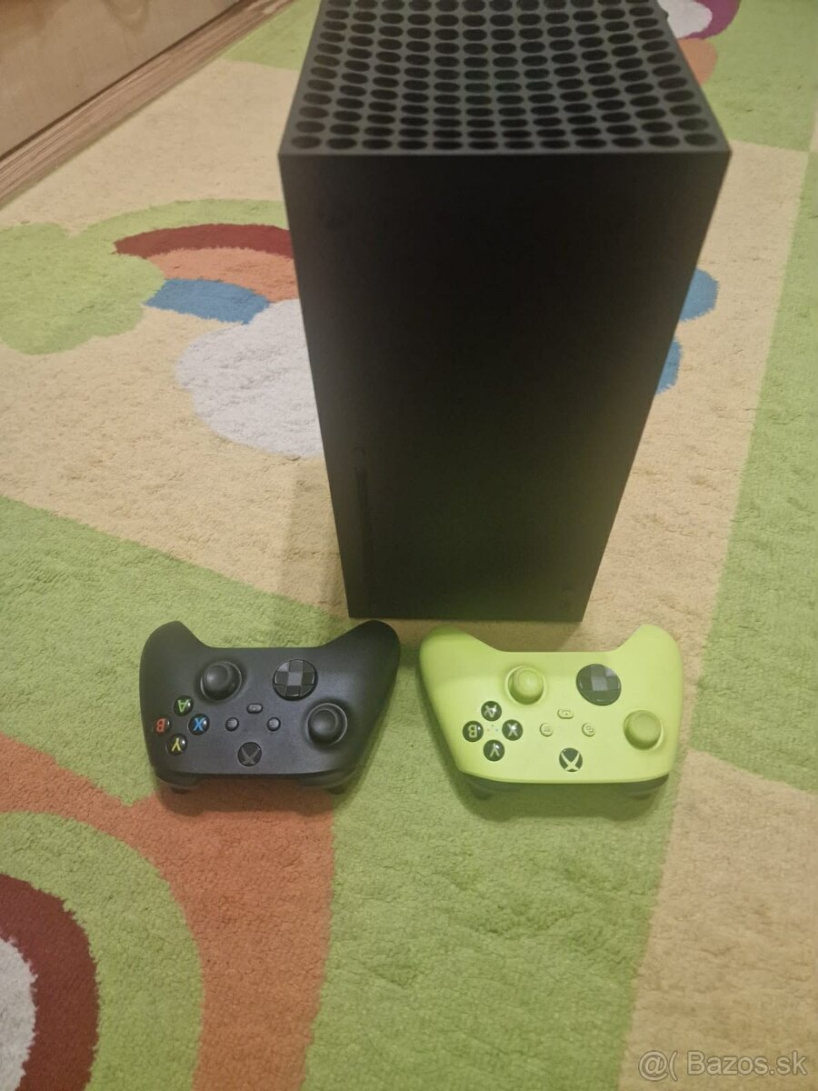 Predám Xbox Series X + 2 ovládače