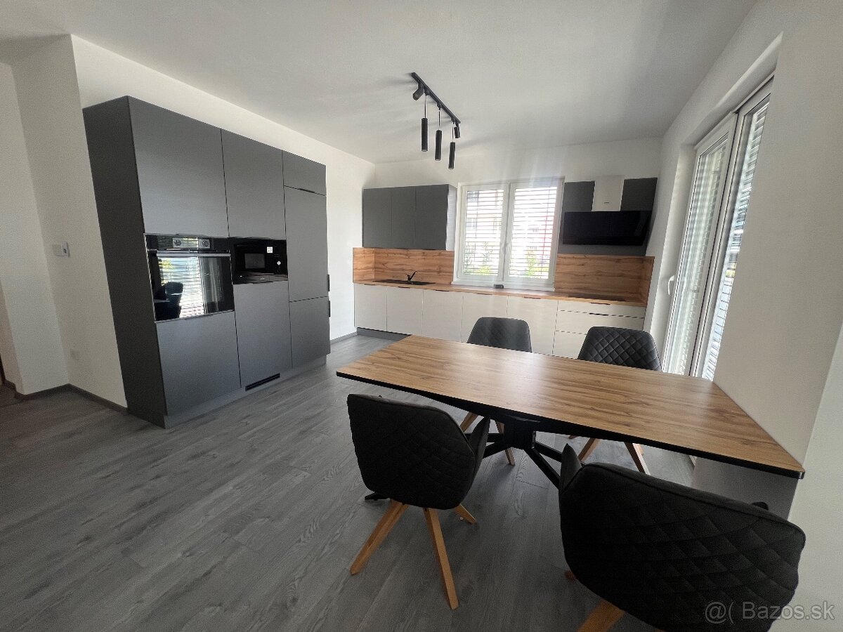 Prenájom 3 izbového bytu v SOHO