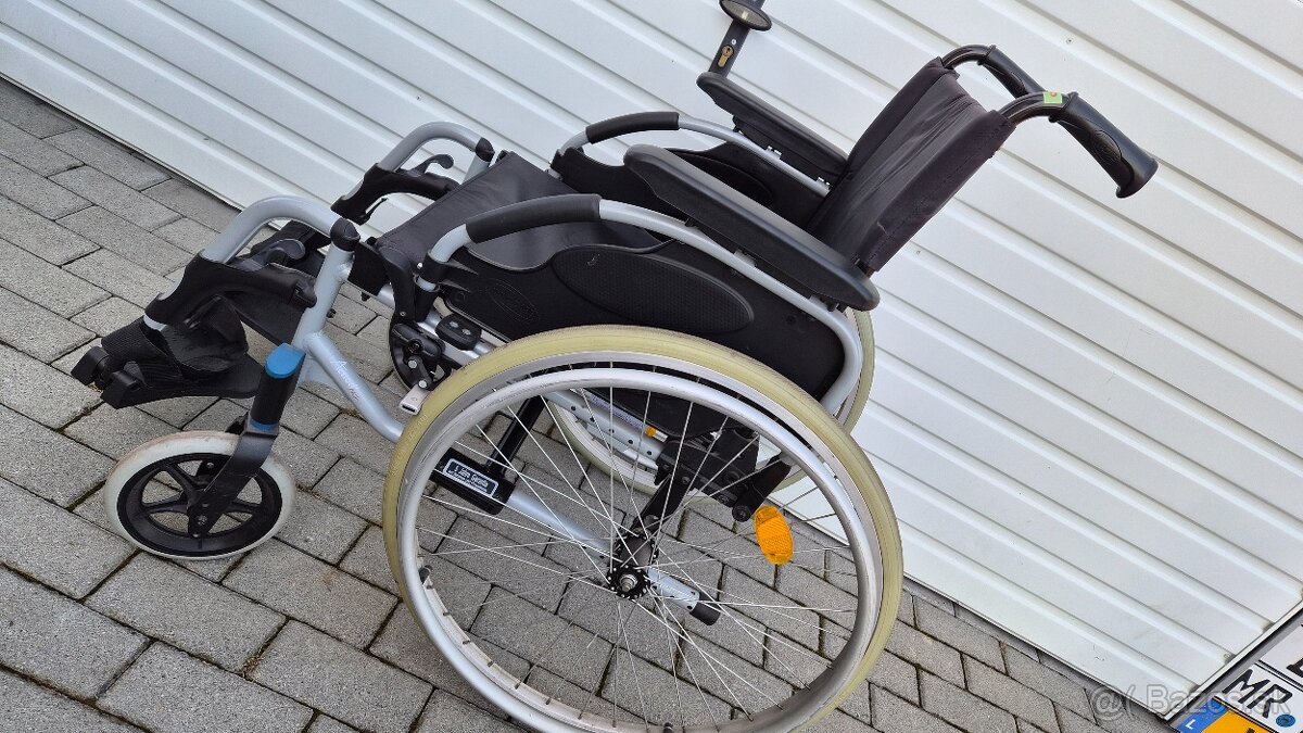 invalidny vozík 46cm odľahčený