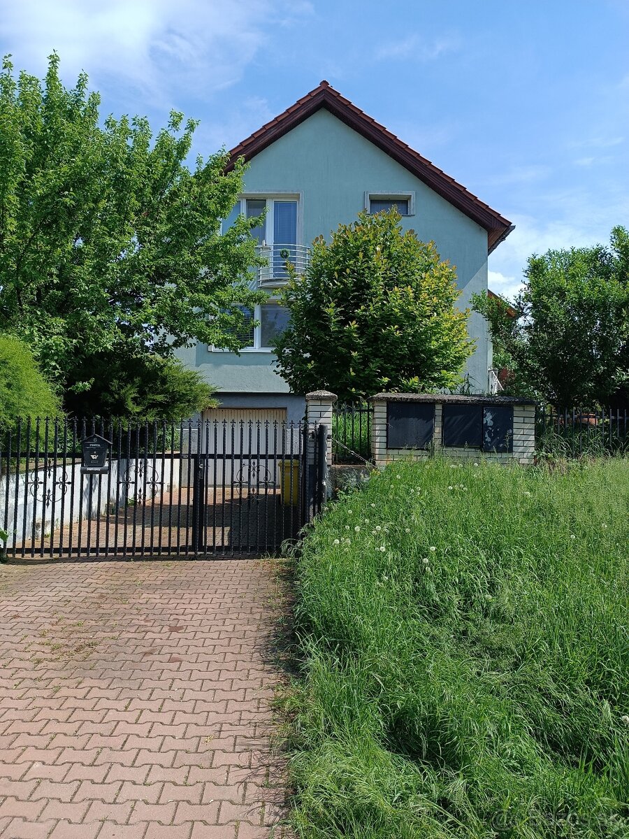 Veľký rodinný dom v meste Nitre – Veľké Janikovce