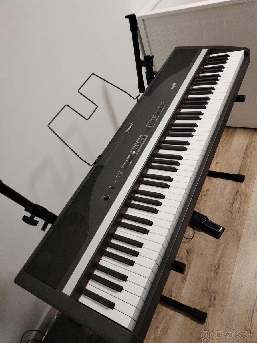 Roland ep880 elektronický klavír