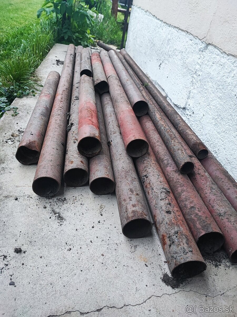 Predám kovové stĺpiky (rúrky)