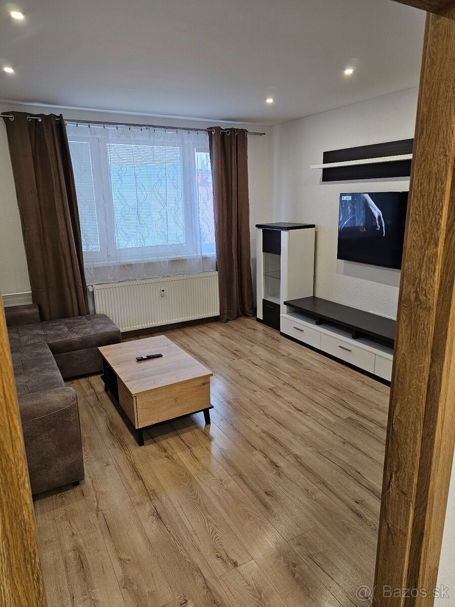 Prenájom 2 izbový byt / loggia