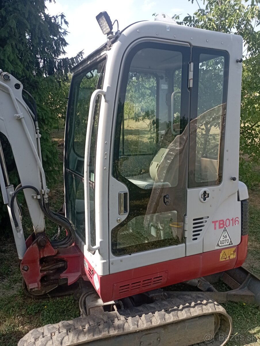 Minibager Takeuchi TB 016